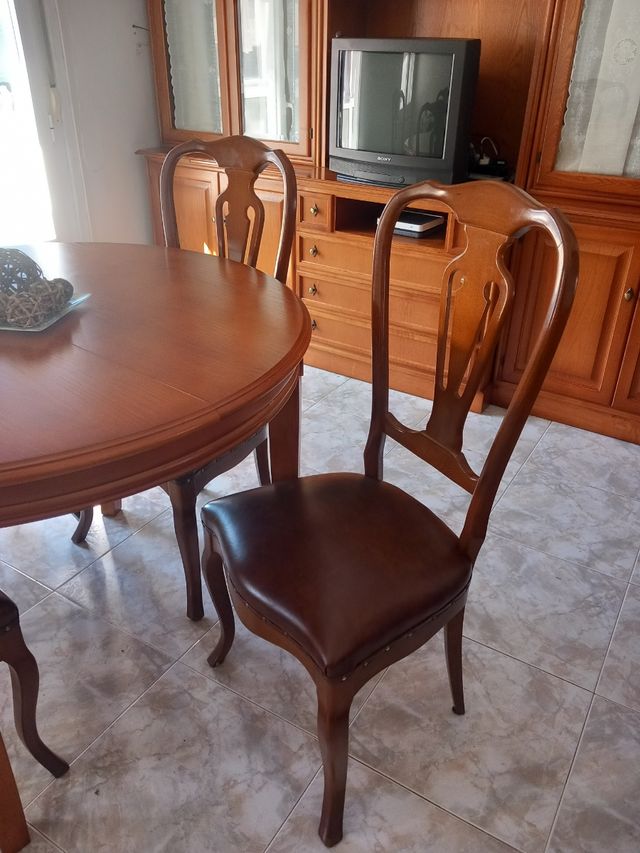 Mesa extensible + 4 sillas de roble