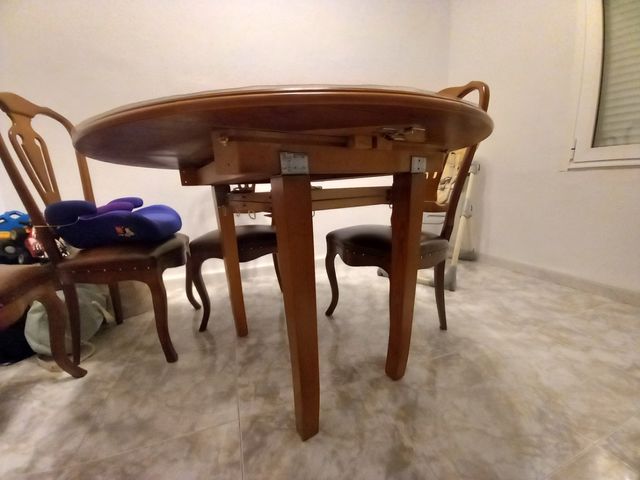Mesa extensible + 4 sillas de roble