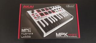 美品 AKAI MPK mini MK2 Special Edition 白 ミニ25鍵キーボード＆パッドコントローラー カラーリング限定
