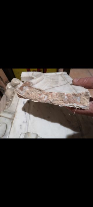 Antigua chimenea de mármol  blanco y rosa