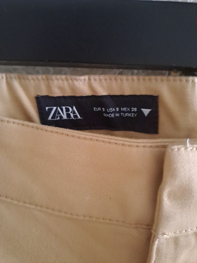 Pantalones Zara