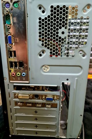 Computer fisso linq per ricambi