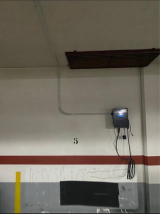 Indtalador cargador coche eléctrico