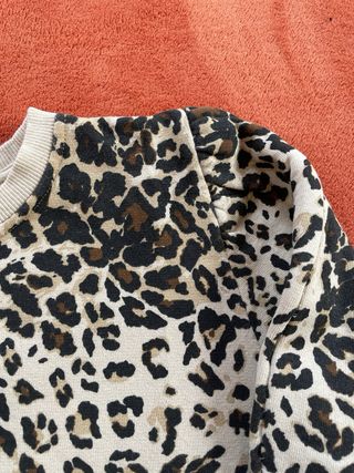 sudadera animal print leopardo