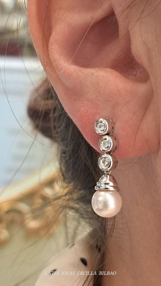 Pendientes Oro 18K con Diamantes y Perla Natural