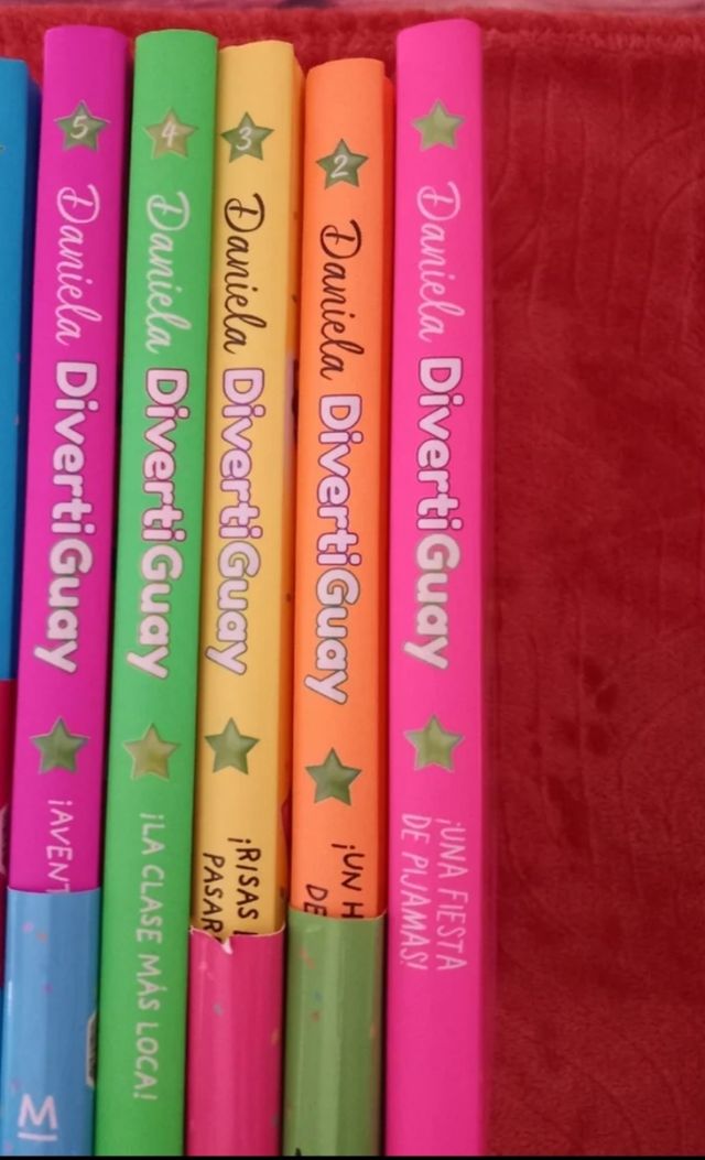 LIBROS DANIELA DIVERTIGUAY