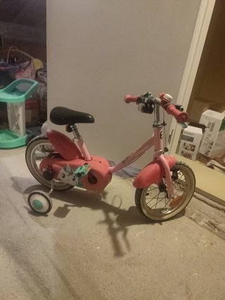 Bici con ruedines niña