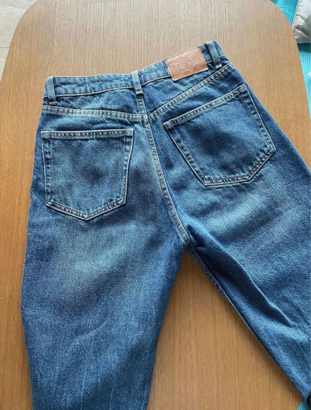 tejanos Bershka tipo Mom