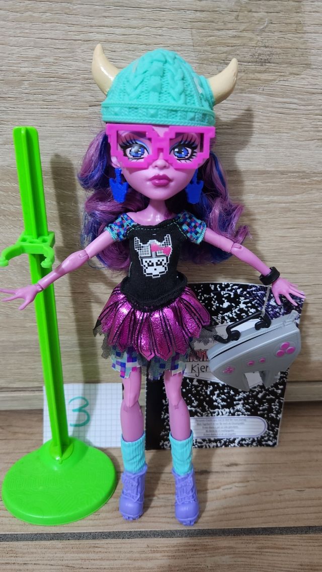 Monster high kjersti trollson bambola