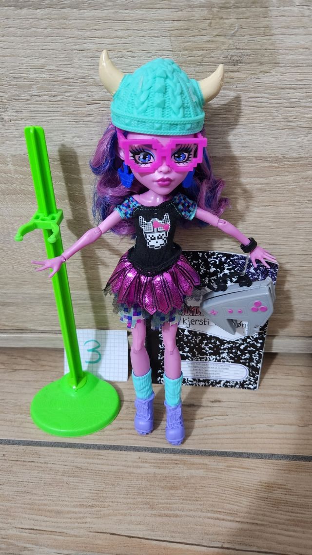 Monster high kjersti trollson bambola