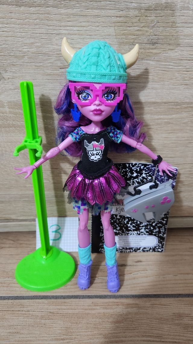 Monster high kjersti trollson bambola