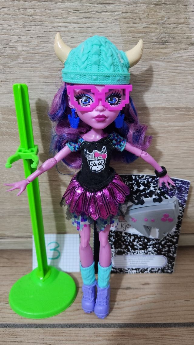Monster high kjersti trollson bambola