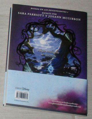 Los Descendientes. Huida de la Isla de los Perdido