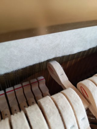 Piano vertical