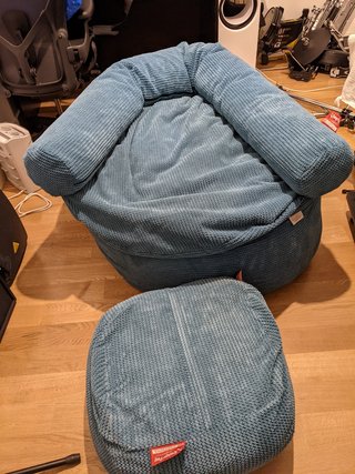 Puff gigante viscoelástico LOUNGE PUG con almohada