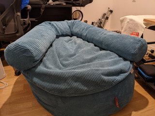 Puff gigante viscoelástico LOUNGE PUG con almohada