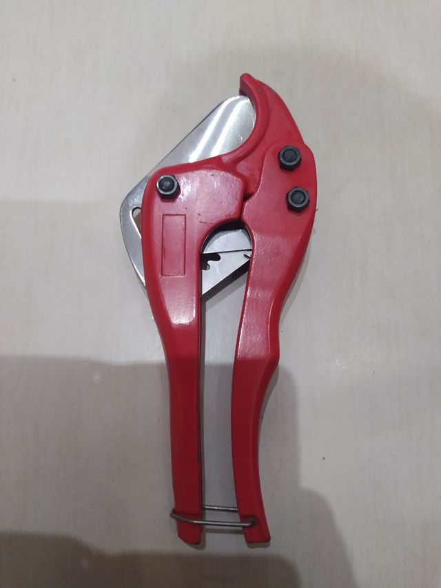 Cortatubos PVC.