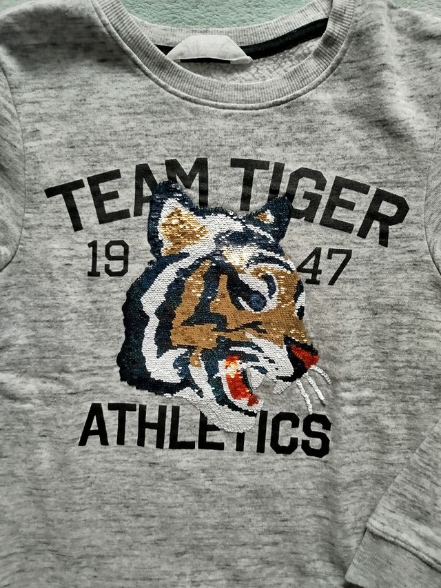 Sudadera de H&M, talla 8-10 años