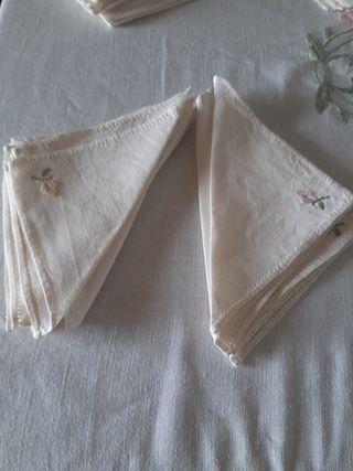 Tovaglia ricamata a mano