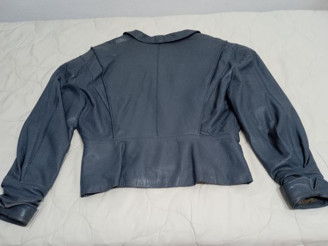 Chaqueta de cuero de mujer