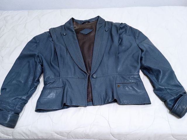 Chaqueta de cuero de mujer