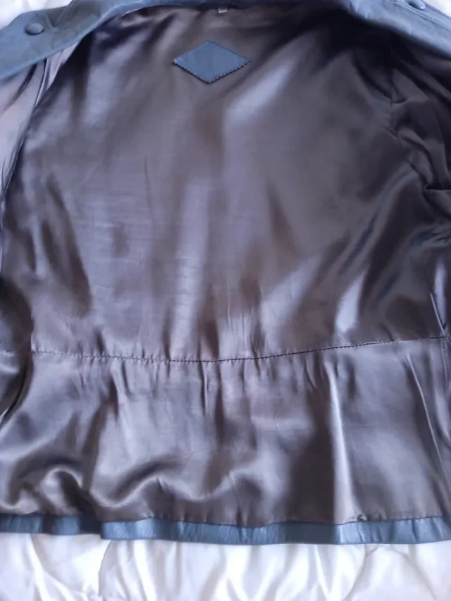 Chaqueta de cuero de mujer