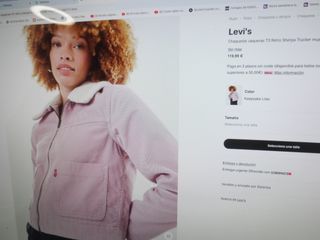   Levis