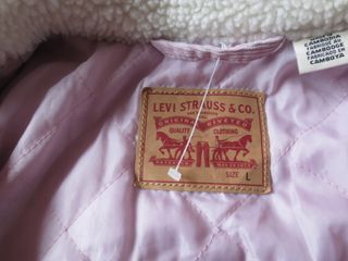   Levis
