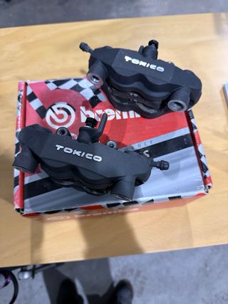 Pinzas de freno Tokico de Suzuki gxr 600