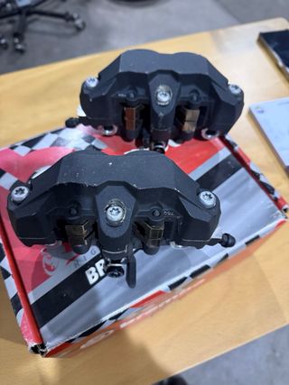 Pinzas de freno Tokico de Suzuki gxr 600