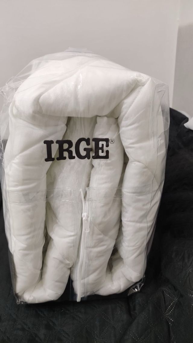 Topper trapuntato con elastici. Matrimoniale