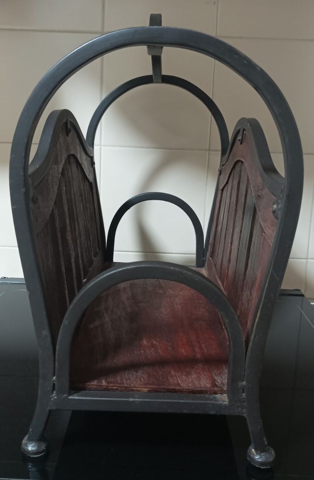 REVISTERO VINTAGE DE FORJA 