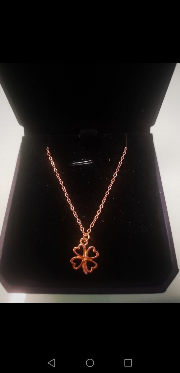 Collana con quadrifoglio portafortuna