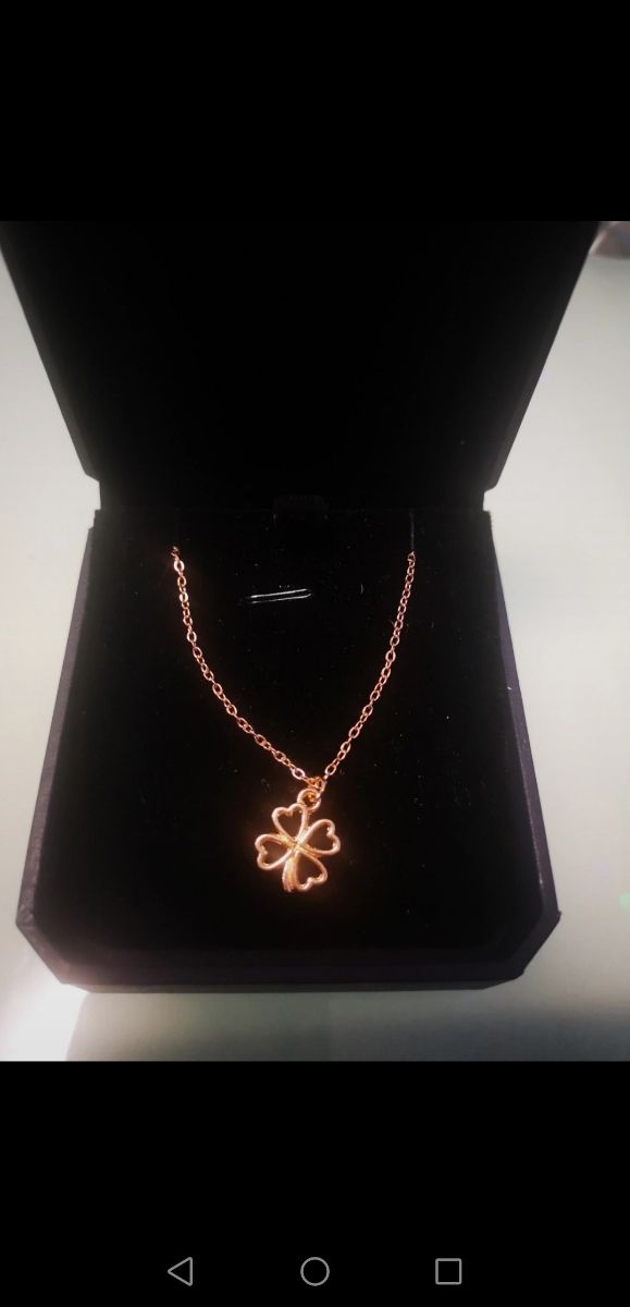 Collana con quadrifoglio portafortuna