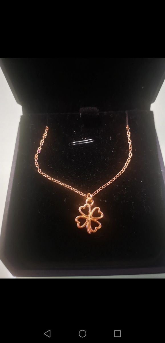 Collana con quadrifoglio portafortuna