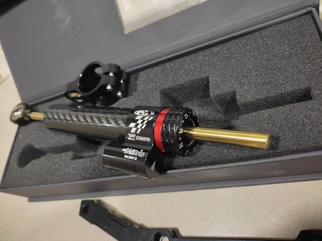 Amortiguador de dirección moto