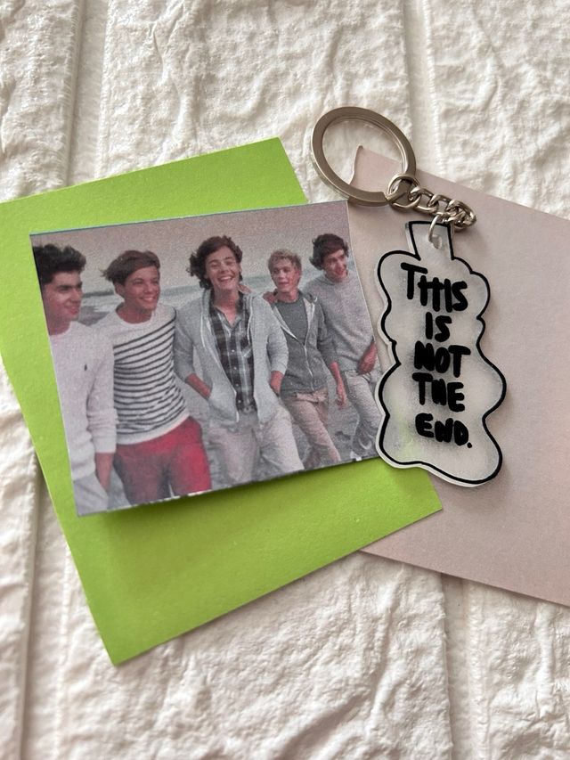 One Direction Keychain “This is not the end”