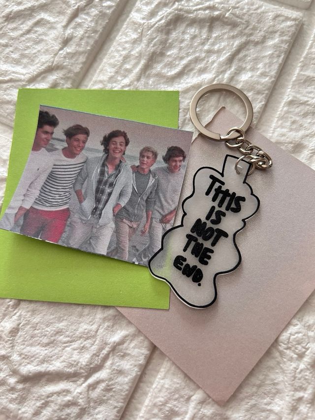 One Direction Keychain “This is not the end”