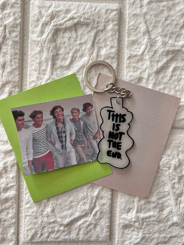 One Direction Keychain “This is not the end”