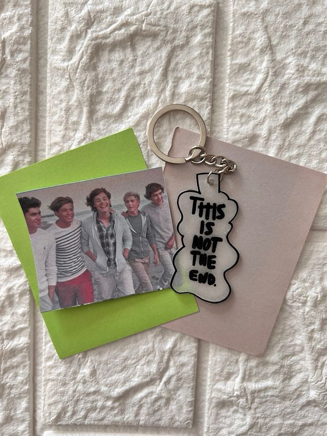 One Direction Keychain “This is not the end”