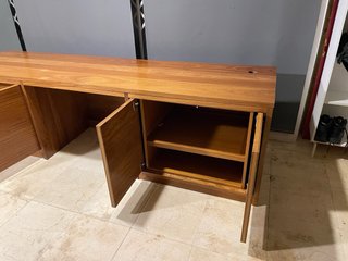 Escritorio para despacho de grandes dimensiones