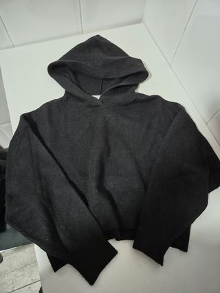 JERSEY ZARA NEGRO LANA C/CAPUCHA