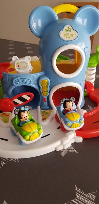 Garaje baby Disney gasolinera, lavadero.
