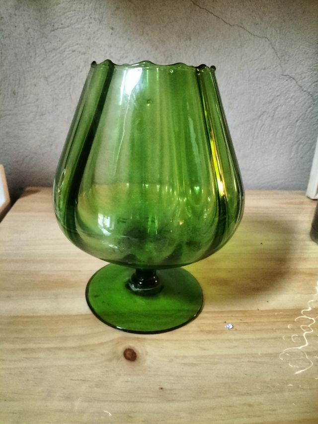 Copón de cristal verde