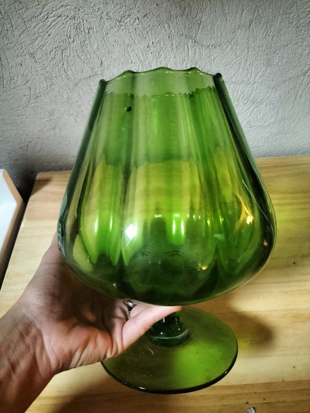 Copón de cristal verde