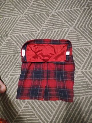Falda de lana de mujer a cuadros.