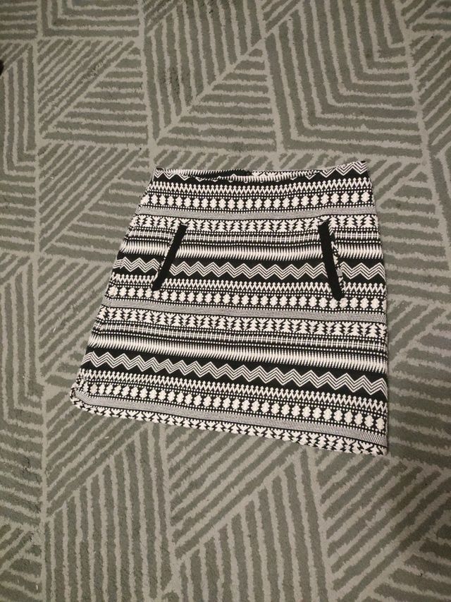 Falda de lana de mujer.