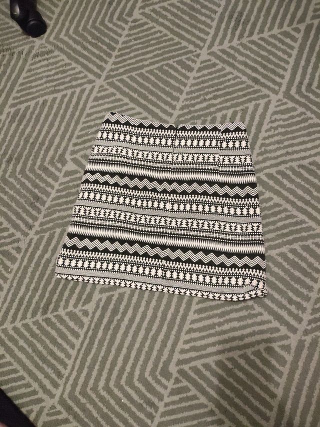 Falda de lana de mujer.