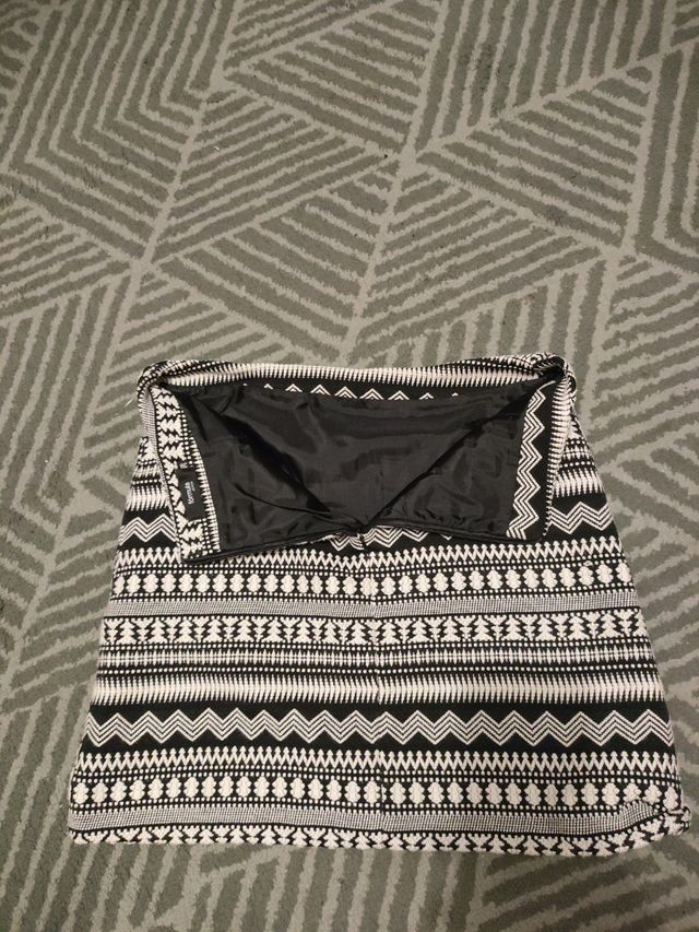 Falda de lana de mujer.