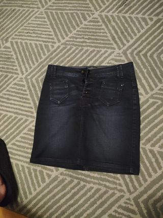 Falda vaquera estirable de mujer.